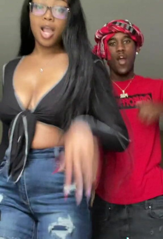 3. Sweet Destinyy Shows Cleavage in Cute Crop Top and Bouncing Boobs