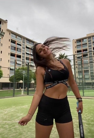 4. Sexy Lola Shows Cleavage in Sport Bra