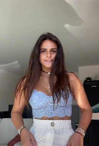 Hot Lola Shows Cleavage in Crop Top