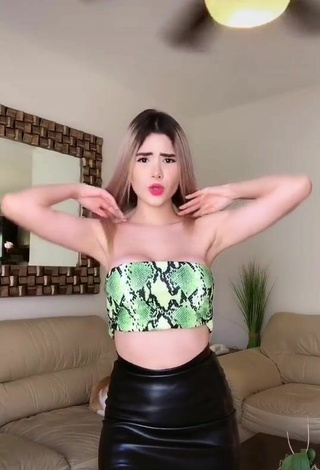 5. Sexy Mafer Payan Shows Cleavage in Snake Print Tube Top