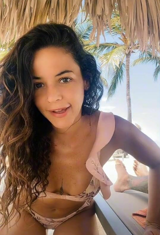 Hot Maleja Restrepo Shows Cleavage in Bikini
