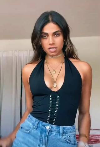 4. Sexy Manu Barrios Shows Cleavage in Black Top