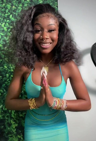 2. Sexy Maya Ezunu Shows Nipples