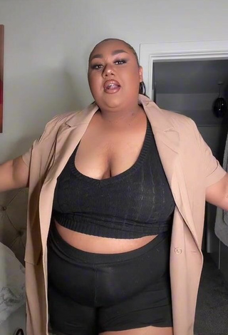 Sexy Miah Carter Shows Cleavage in Black Crop Top