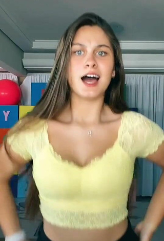 3. Sexy Mileninha Stepanienco Shows Cleavage in Yellow Crop Top