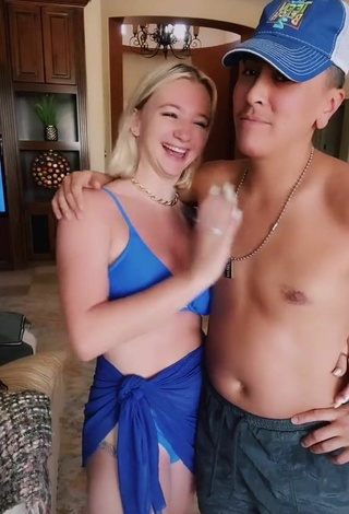 6. Sexy Mollee Gray Shows Cleavage in Blue Bikini Top