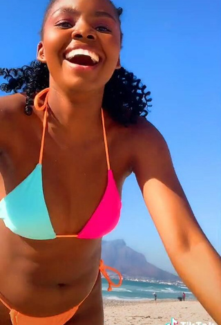 5. Hot mpho pink Shows Cleavage in Bikini at the Beach