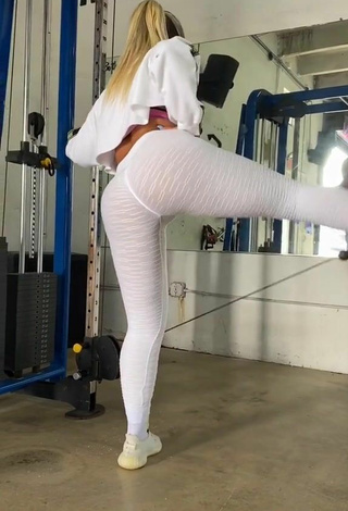 5. Hottie Natalia Garibotto Shows Big Butt in the Sports Club while doing Sports Exercises