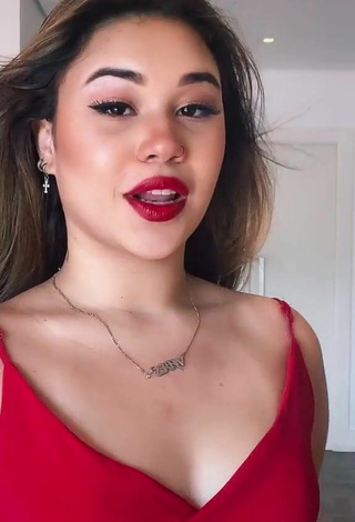 3. Sexy Nica Reina Shows Cleavage in Red Dress