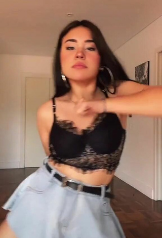 3. Sexy Nica Reina Shows Cleavage in Black Bra