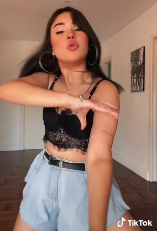 5. Sexy Nica Reina Shows Cleavage in Black Bra