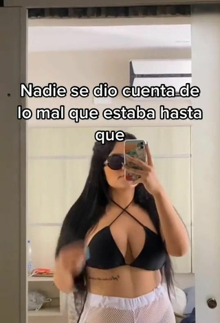 3. Sexy Nicole Diaz Shows Cleavage in Black Bikini Top