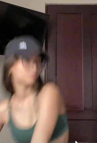5. Sexy Nicole Vargas Shows Cleavage in Green Sport Bra