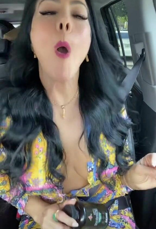 1. Hot Norkys Batista Shows Cleavage in a Car
