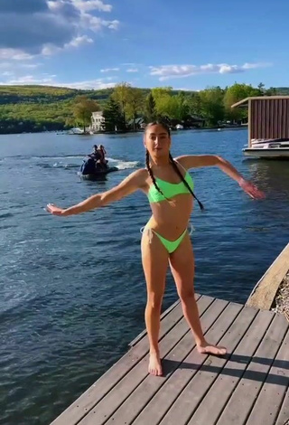 3. Hot Olivia Alboher Shows Cleavage in Light Green Bikini