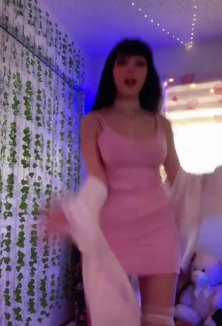 5. Sexy Kylie Shows Cleavage in Pink Dress
