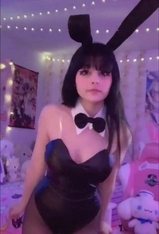 2. Attractive Kylie Shows Cosplay
