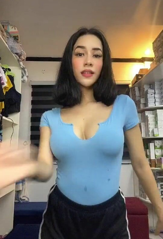 Hot Charisse Galang Shows Cleavage in Blue Top