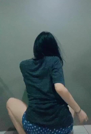 3. Hottie Charisse Galang Shows Butt while Twerking