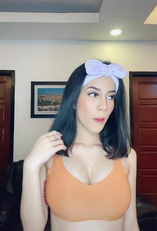 2. Beautiful Charisse Galang Shows Cleavage in Sexy Sport Bra