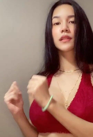 6. Beautiful Charisse Galang Shows Cleavage in Sexy Red Bra and Bouncing Breasts