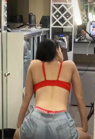 2. Cute Charisse Galang Shows Cleavage in Red Sport Bra while Twerking