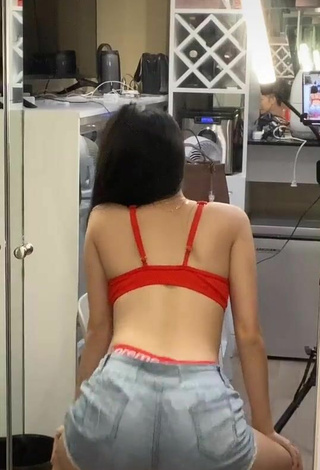 5. Cute Charisse Galang Shows Cleavage in Red Sport Bra while Twerking