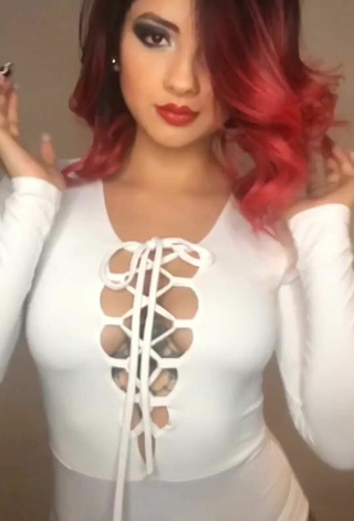 2. Sexy Paulina Usuga Shows Cleavage in White Bodysuit