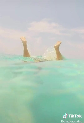 5. Hot Chezka Carandang Shows Cleavage in Yellow Bikini in the Sea