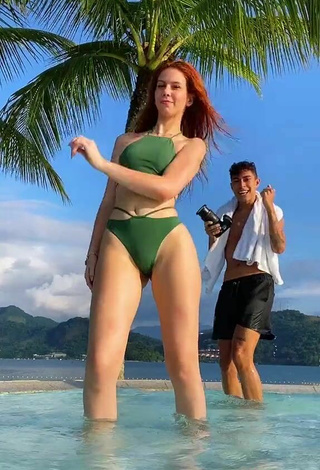 5. Erotic Priscila Caliari in Green Bikini