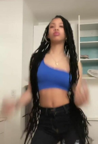 6. Sexy Princess Misty Shows Cleavage in Blue Crop Top