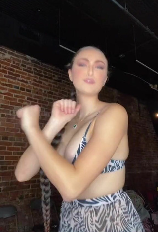 5. Hot Rachel Pizzolato Shows Cleavage in Zebra Bikini Top and Bouncing Boobs
