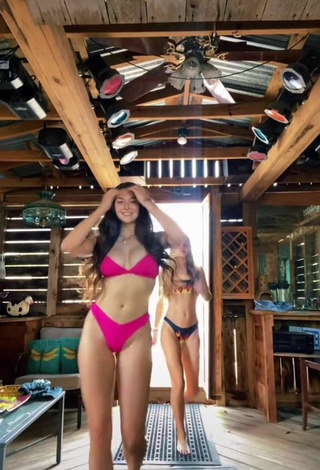 3. Sexy Rachel Pizzolato Shows Cleavage in Pink Bikini