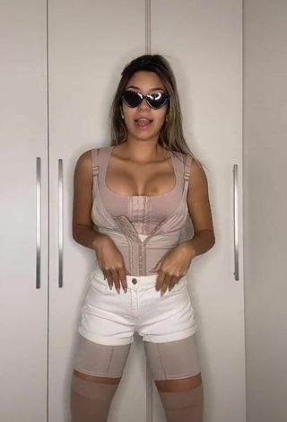 3. Sexy Raffaela Souza Shows Cleavage in Corset