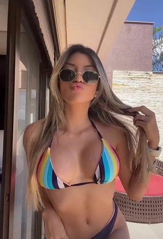 1. Sexy Raffaela Souza Shows Cleavage in Bikini