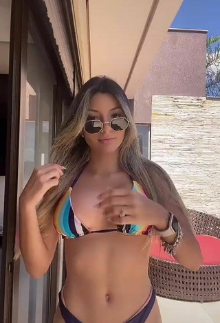 2. Sexy Raffaela Souza Shows Cleavage in Bikini