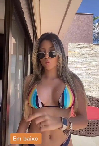 3. Sexy Raffaela Souza Shows Cleavage in Bikini