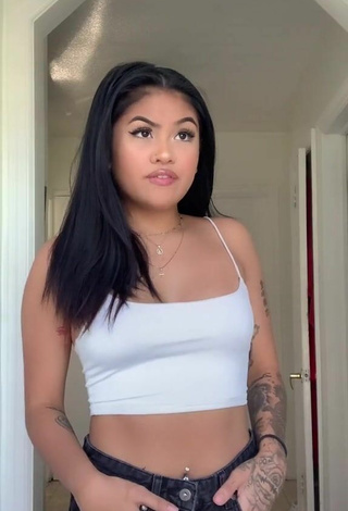 Amazing Carly Sarah Shows Cleavage in Hot White Crop Top