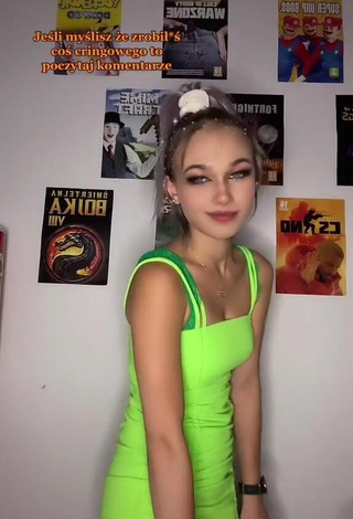 3. Sexy Sandera Ziomal Shows Cleavage in Light Green Dress