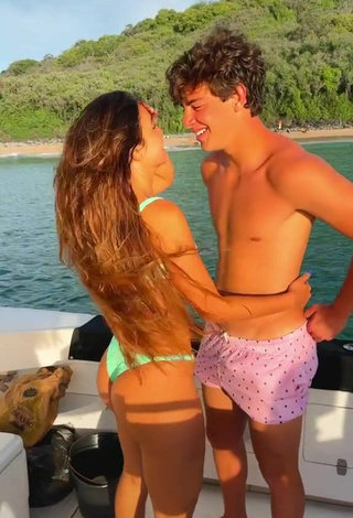 2. Sexy secundariavan_ Shows Butt on a Boat