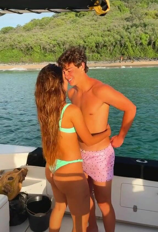 3. Sexy secundariavan_ Shows Butt on a Boat