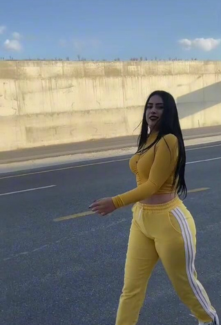 3. Sexy Seherkoçaker in Yellow Crop Top in a Street
