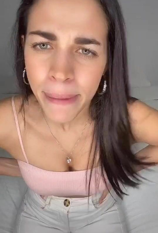 Cute Sirena Ortiz Shows Cleavage in Crop Top