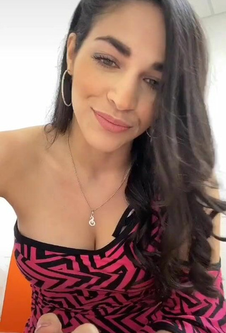 2. Sexy Sirena Ortiz Shows Cleavage in Dress