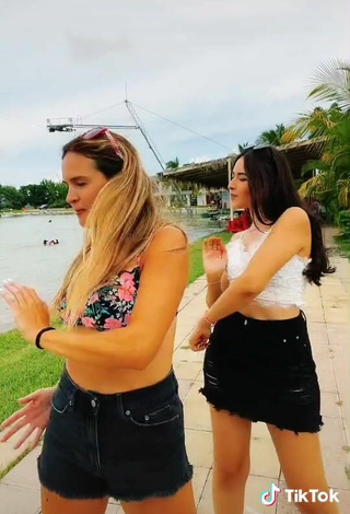5. Sexy Pao & Xime Rico Shows Cleavage in Bikini Top