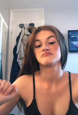 Sophie Aspin (@sophaspinmusicx) - Nude and Sexy Videos on TikTok
