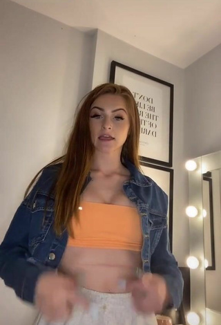 5. Sexy Sophie Aspin Shows Cleavage in Crop Top