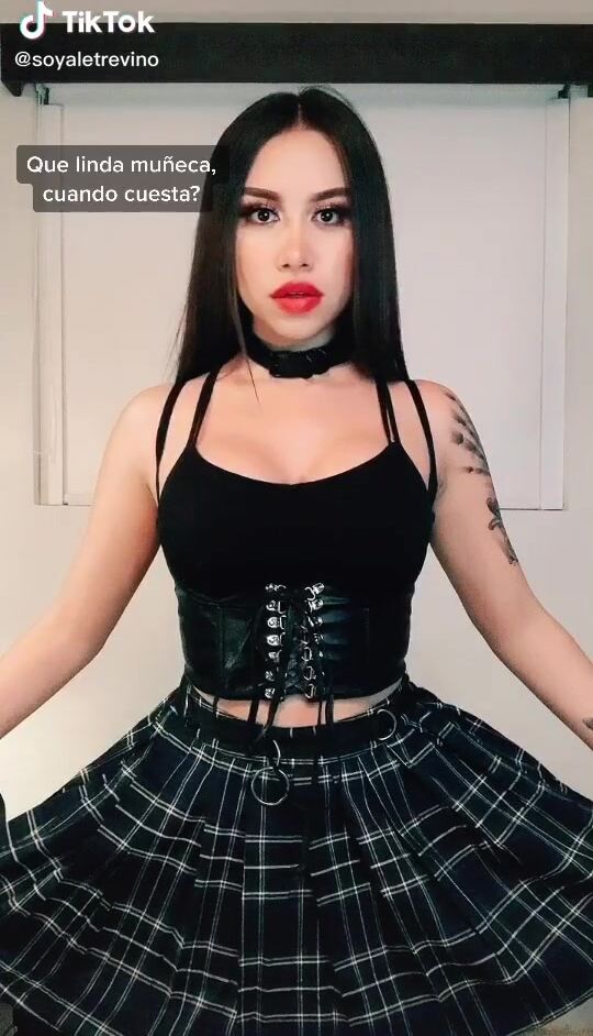 Sexy Alejandra Treviño Shows Cleavage in Black Corset | sexyfilter.com