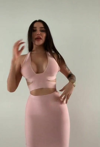 Hot Alejandra Treviño Shows Cleavage in Crop Top