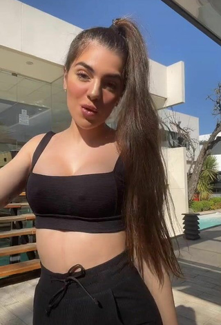 Sexy Candela Díaz Shows Nipples without  Brassiere